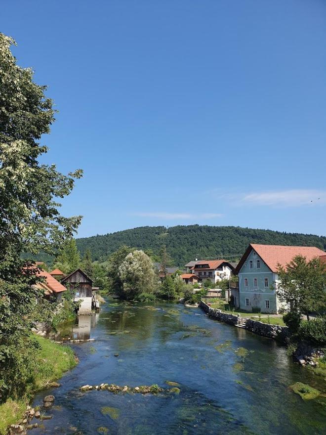 Krka River Lodge Znojile pri Krki Exteriér fotografie