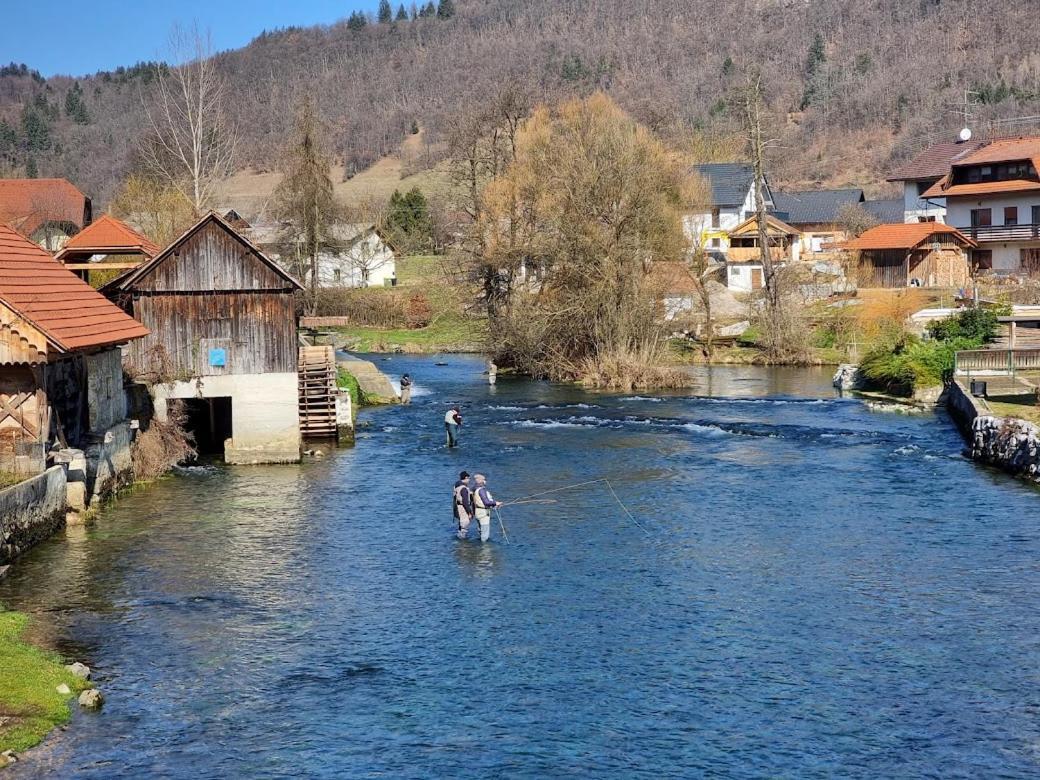 Krka River Lodge Znojile pri Krki Exteriér fotografie