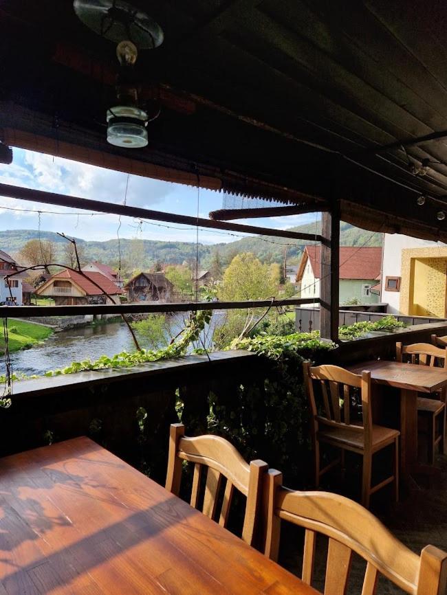 Krka River Lodge Znojile pri Krki Exteriér fotografie
